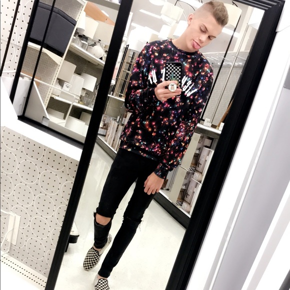 Meet your Posher, Chase - Picture 5 of 8